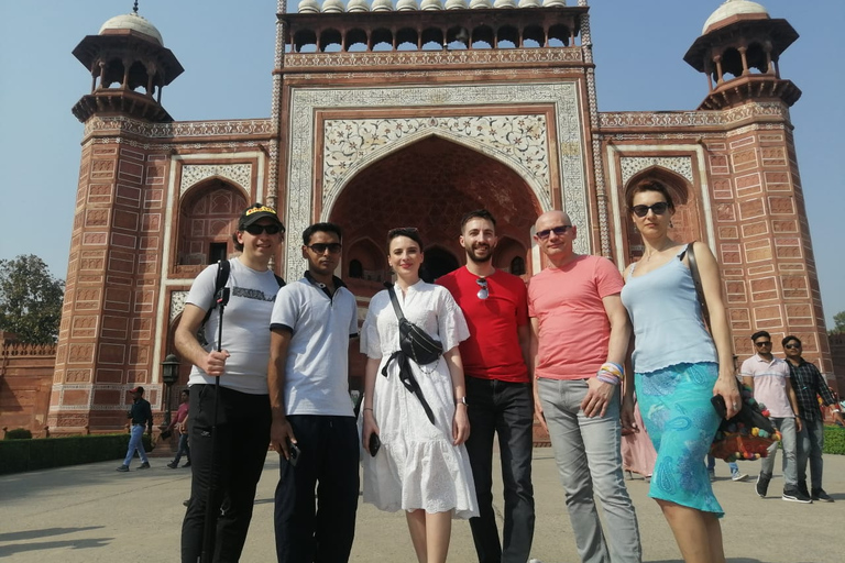 Desde Jaipur - Sáltate la cola: Excursión al Taj Mahal y AgraRecorrido sólo con coche