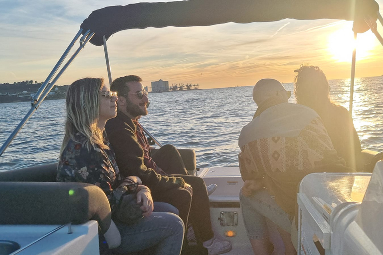 Lissabon: City Boat Cruise overdag/zonsondergang/nacht met champagne