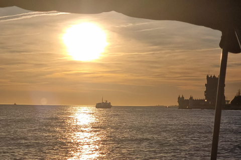 Lisbonne : Croisière en bateau de jour/coucher de soleil/nuit avec champagne