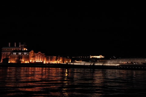 Lisbon: Tagus River Boat Night Tour with Champagne Lisbon: Tagus River Boat Tour with Champagne