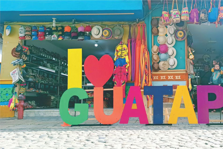 Guatapé: Tour Guatapé und Peñol ab Medellín, alles inklusive.