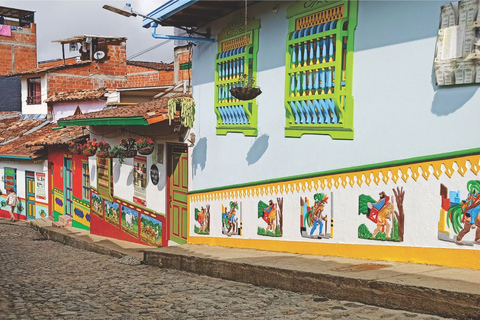 Guatapé: Tour Guatapé und Peñol ab Medellín, alles inklusive.
