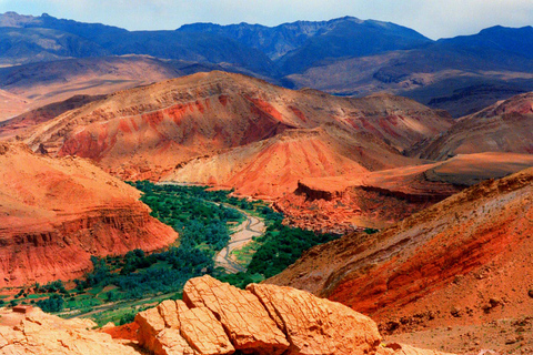 Excursión de 2 días por el desierto de Zagora y el valle del Draa en camelloExcursión por el desierto de Zagora y el valle del Draa en camello