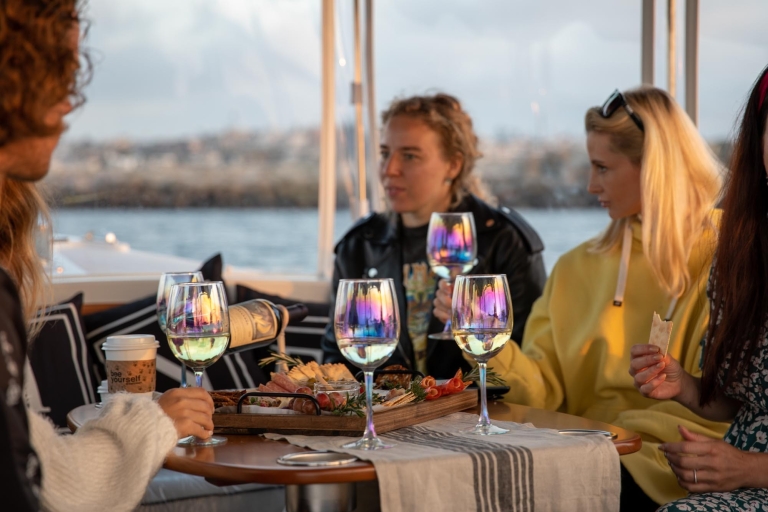 Marina del Rey : croisière en bateau de luxe avec vin et fromageVisite de groupe