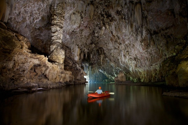 Visit FromNinh Binh To Phong NhaParadise Cave,Dark Cave Adventure in Phong Nha