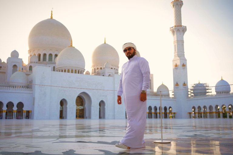 Ab Dubai: Halbtagestour zur Scheich-Zayid-Moschee Abu DhabiHalbtägige Gruppentour auf Englisch