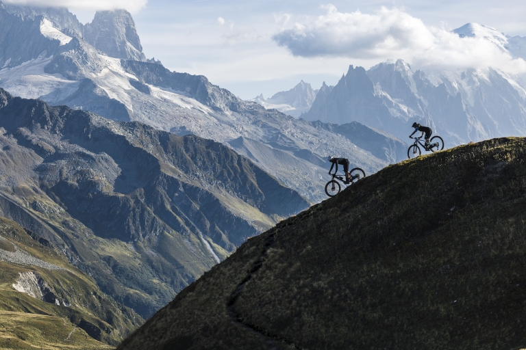 Point of view on the glaciers of Chamonix by ebike Points de vues sur les glaciers de Chamonix