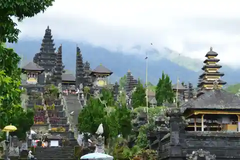 Bali: Tour del Grande Tempio di Besakih con Waterfal e Terrazza del Riso