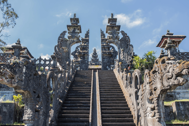 Bali: tour guidato del tempio madre di Besakih con bigliettoPunto d&#039;incontro al Tempio di Besakih