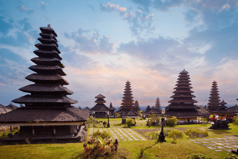 Bali: tour guidato del tempio madre di Besakih con bigliettoPunto d&#039;incontro al Tempio di Besakih