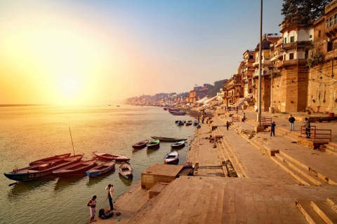 Varanasi Poranny rejs statkiem o wschodzie słońca