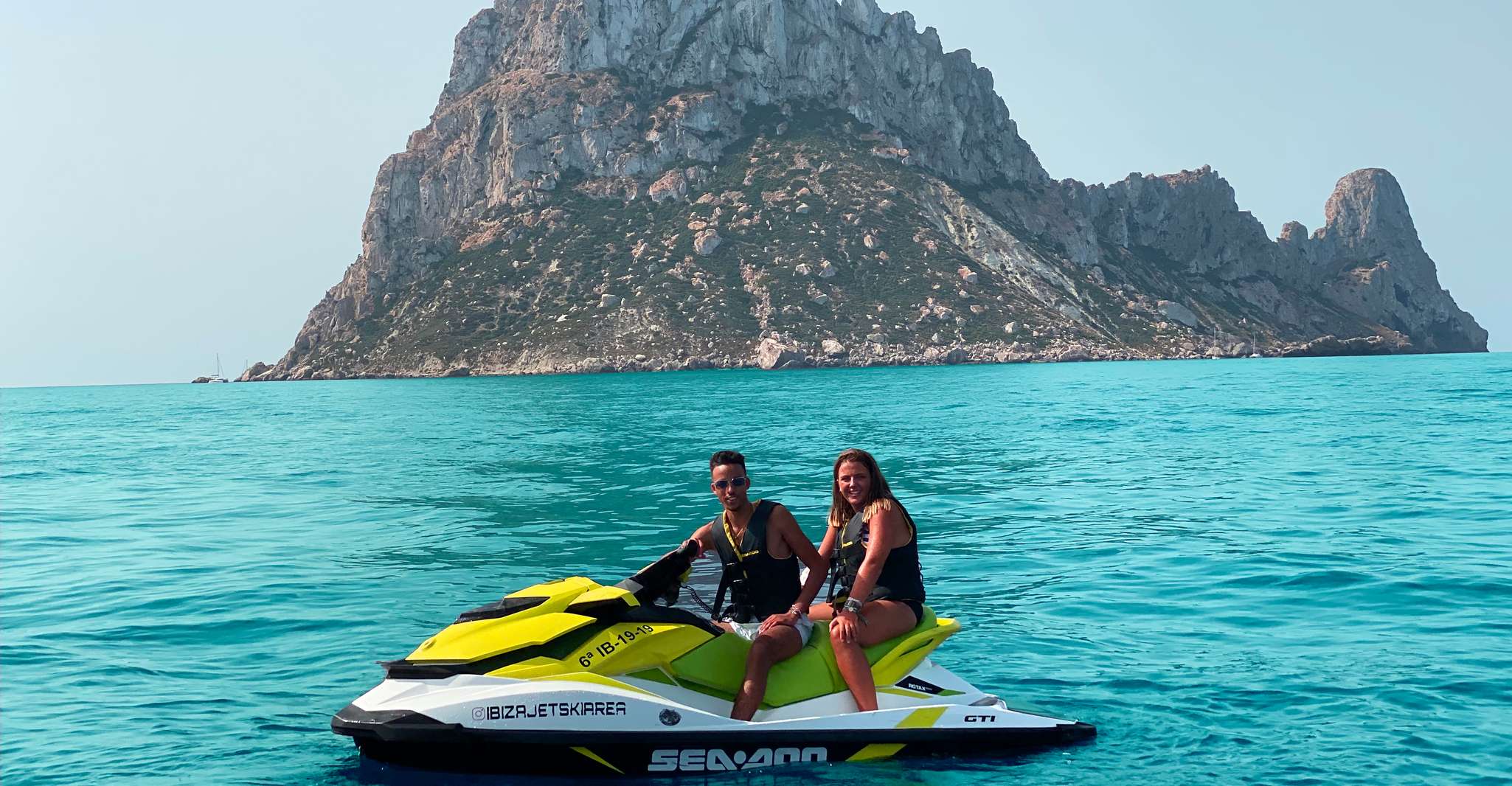 JET SKI TOUR ES VEDRA IBIZA FROM SANT ANTONI - Housity