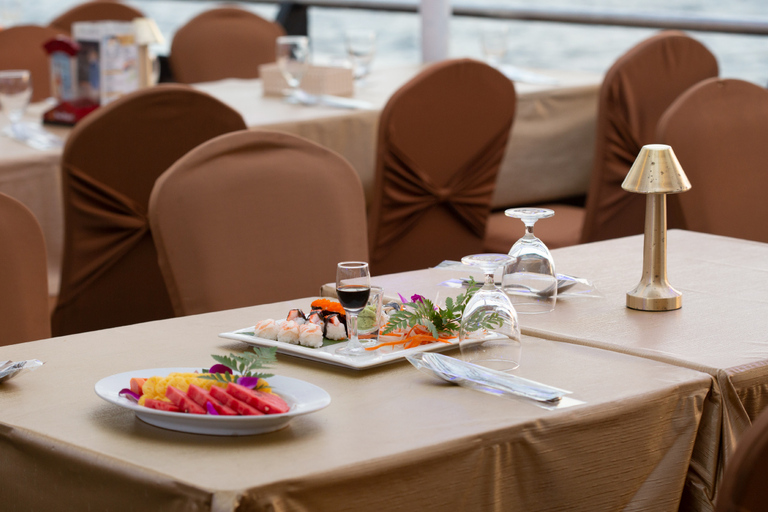 Bangkok: Grand Chao Phraya Dinner Cruise with Live ShowBangkok: Chao Phraya River Dinner Cruise with Live Show