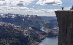 Stavanger: Preikestolen Classic Hike and Side Trail