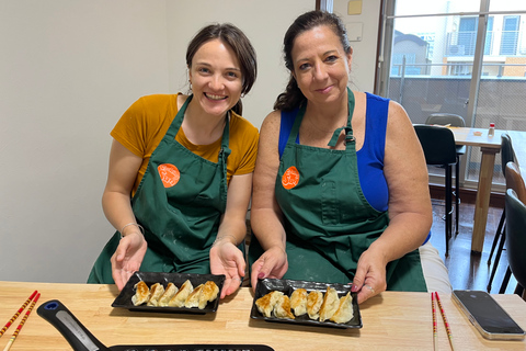 Osaka: Ramen and Gyoza Cooking Class in Dotonbori