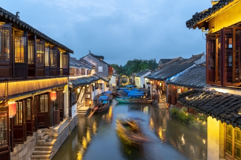 Visite privée de la ville d'eau de Zhujiajiao : Demi-journée avec promenade en bateau