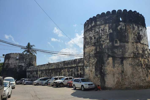 Zanzibar StoneTown Historical Walking Tour With Local Lunch.