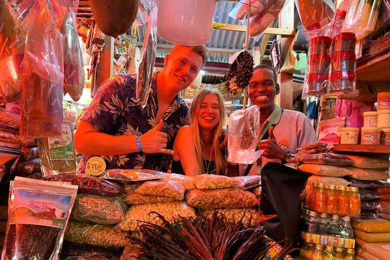 Zanzibar StoneTown Historischer Rundgang mit Mittagessen vor Ort.