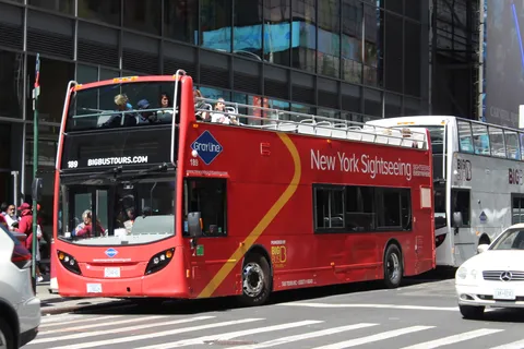NYC: Hop-on-hop-off-tour door de binnenstad met attractie-upgrade