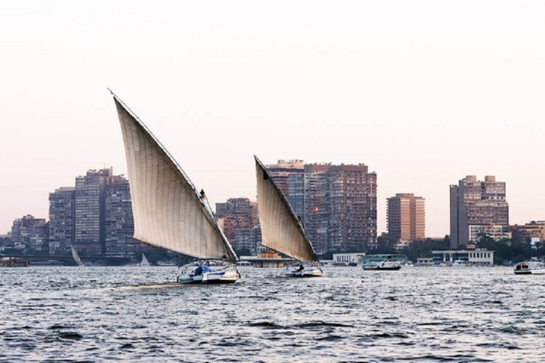 Kair: Felucca przejażdżka po Nilu z posiłkami