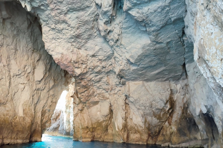 Croisière privée vers l'île de la Tortue, les grottes de Keri et les Mizithres