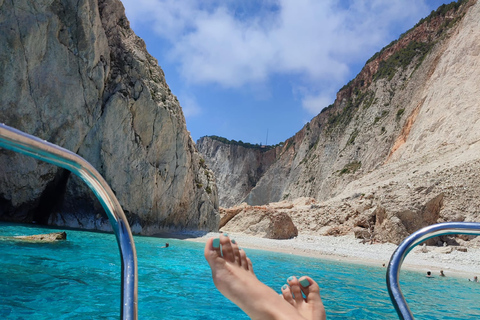 Croisière privée vers l'île de la Tortue, les grottes de Keri et les Mizithres