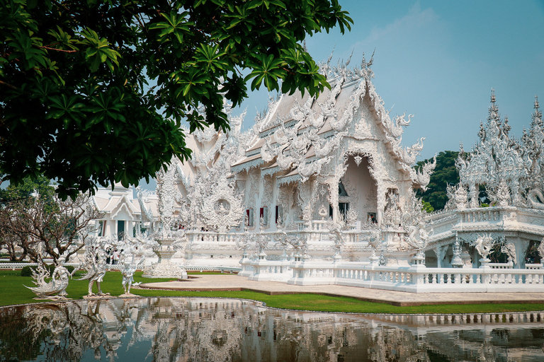 From Chiang Mai: Chiang Rai Temples Tour Private Tour with Hotel Pickup