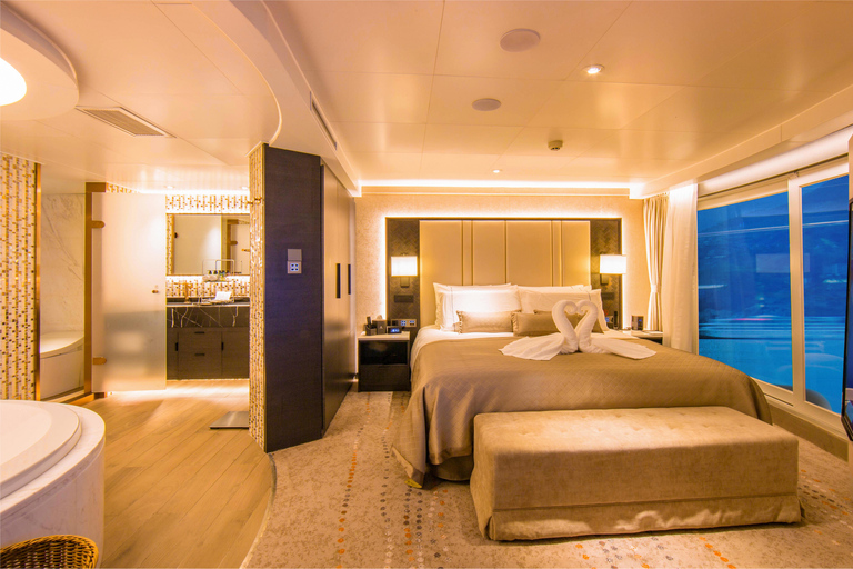 Chongqing: Yangtze River Cruise with Meals and Accommodation Deluxe Cabin on the Third Floor