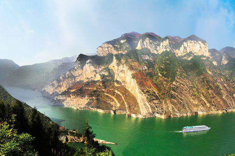 4D3N Yangtze River Victoria Cruise: Chongqing to Yichang Executive Suite