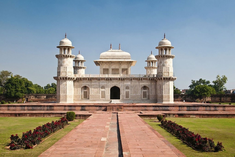 From Delhi: Overnight Taj Mahal & Agra Sightseen by Car Tour With 3-Star Hotel
