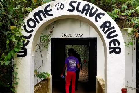 Excursion d'une journée à Assin Manso, rivière des Esclaves et château de Cape Coast