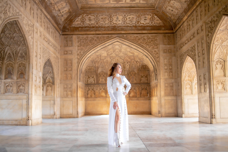 Depuis Delhi : visite privée du Taj Mahal au lever du soleil en voiture