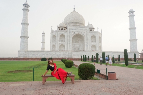 Desde Delhi: Excursión privada al Taj Mahal al amanecer en coche