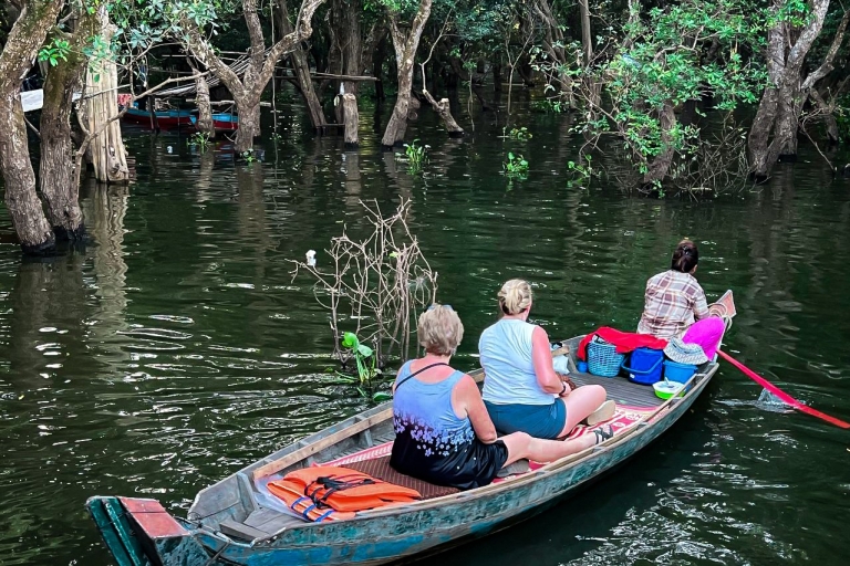 Excursión al atardecer pueblo flotante Kampong Phluk en el Tonle SapExcursión privada al atardecer por el pueblo flotante de Kampong Phluk
