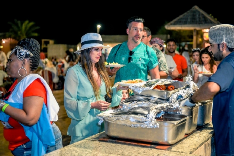 Dubai: 6-uur durende trip met VIP-diner en traditionele showDiner in de woestijn met 35 minuten durende quad.