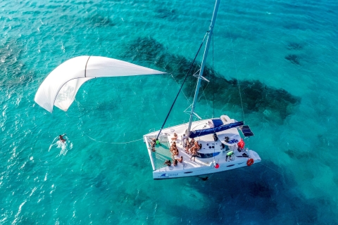 Au départ de Cancun : Excursion d'une journée en catamaran à Isla MujeresVisite avec déjeuner et Open Bar