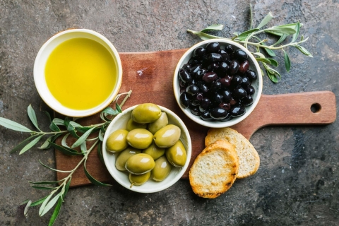 Wycieczka piesza po Korfu i degustacja oliwy z oliwek z lokalnym przewodnikiemZwiedzanie oczami lokalnego przewodnika