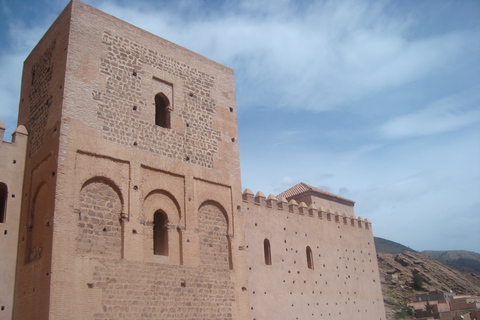 Excursion d'une journée de Marrakech à Ijoukak et au lac Ouirgane à dos de chameau