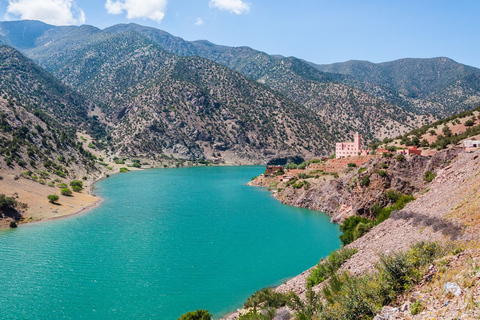 Excursion d'une journée de Marrakech à Ijoukak et au lac Ouirgane à dos de chameau