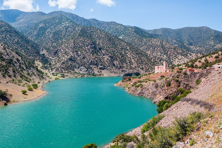 Från Marrakech: Dagstur till Ijoukak och Ouirgane-sjönFrån Marrakech: Ijoukak &amp; Ouirgane Lake dagstur med kamel