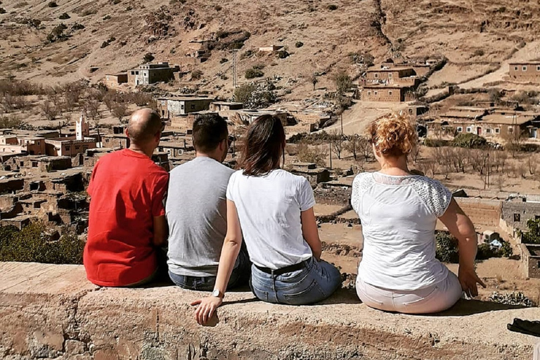 Excursion d'une journée de Marrakech à Ijoukak et au lac Ouirgane à dos de chameau