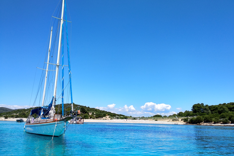 From Hvar: Blue Cave & Vis Island Small Group Boat Tour