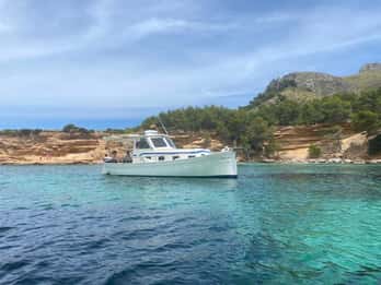 Alcudia: Traditional Wooden Boat Trip with Snorkeling
