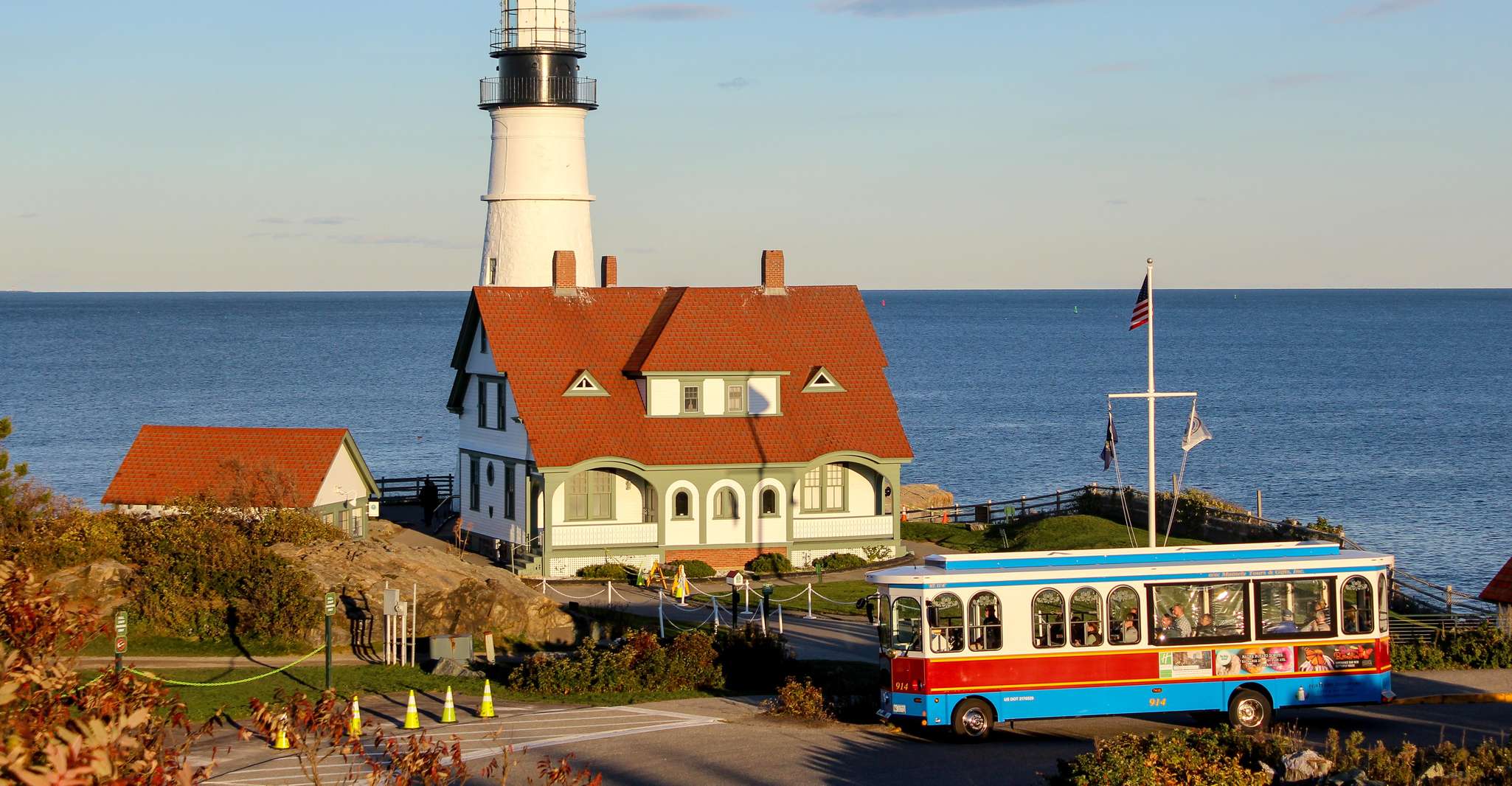 Portland, Trolley City Tour with Portland Head Light Stop - Housity
