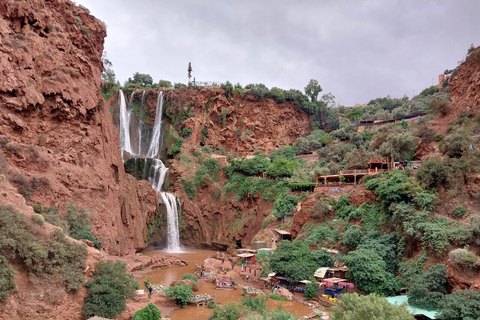 Marrakesh: begeleide wandeling en boottocht Ouzoud-watervallen