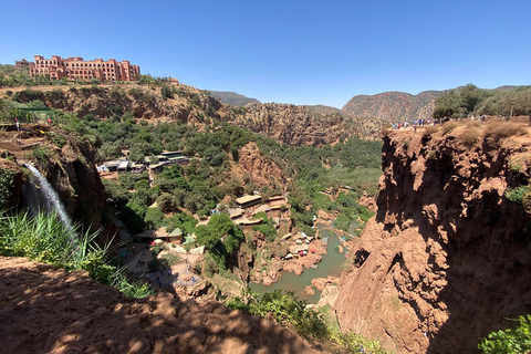 Marrakech : Randonnée guidée et excursion en bateau aux cascades d'Ouzoud