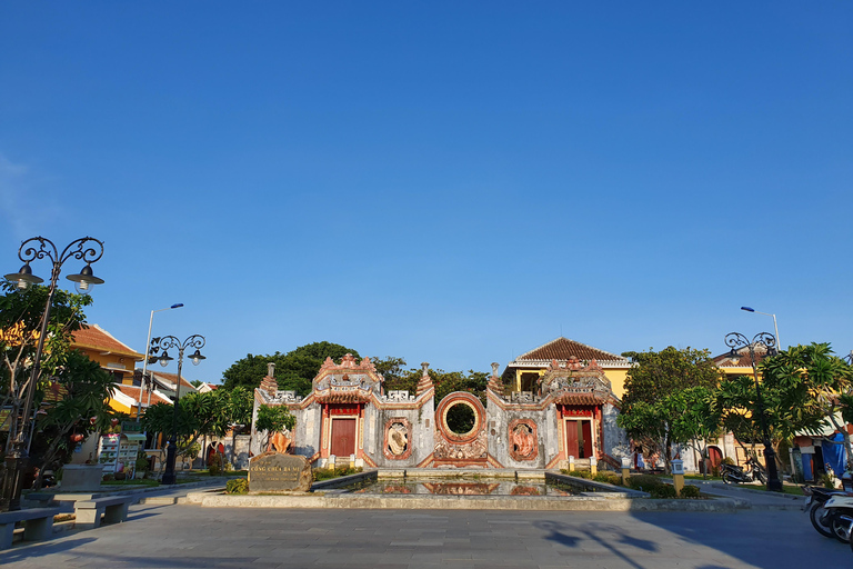 Discover the UNESCO Heritage of Hoi An: Walking & River boat Discover the UNESCO Heritage of Hoi An: Walking & River boat