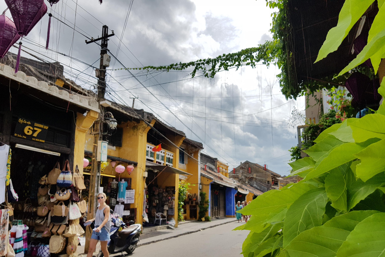 Discover the UNESCO Heritage of Hoi An: Walking & River boat Discover the UNESCO Heritage of Hoi An: Walking & River boat
