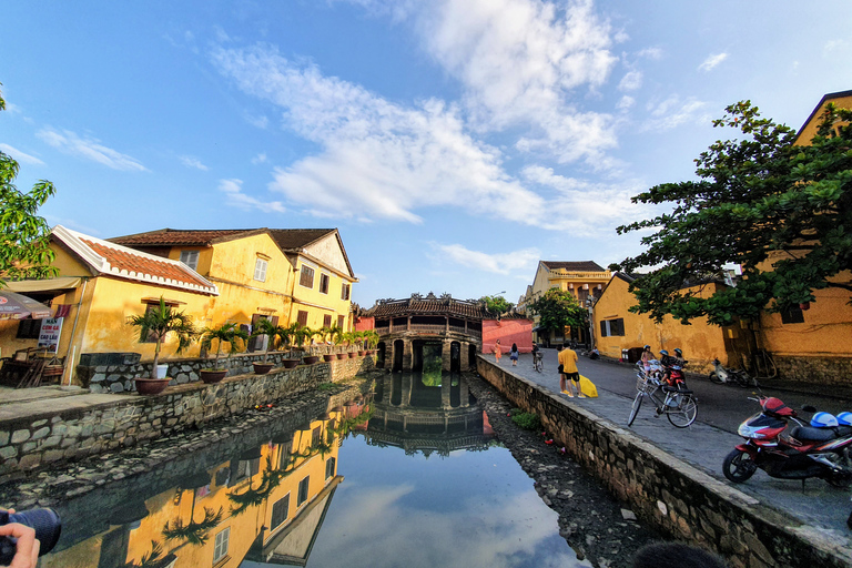 Discover the UNESCO Heritage of Hoi An: Walking & River boat Discover the UNESCO Heritage of Hoi An: Walking & River boat