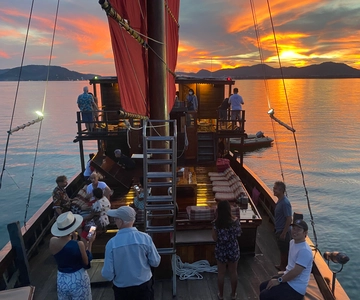 Hua Hin: Siamtara Sunset Sailing Dinner Cruise com serviço de busca